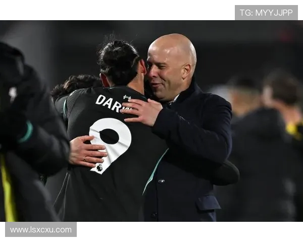 努涅斯在新赛季的表现分析与球队战术适应性探讨