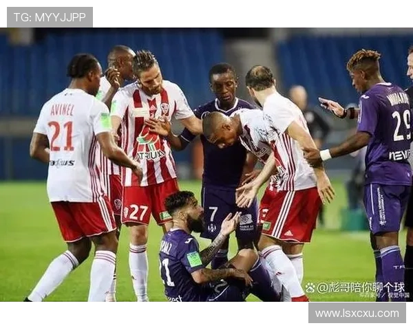 法甲激战亚眠迎战图卢兹双方争夺关键积分展现实力较量 法甲激战亚眠迎战图卢兹双方争夺关键积分展现实力较量