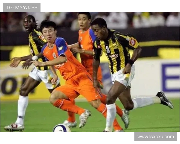 赖扬与伊蒂哈德激战正酣比分悬念引发球迷热议 赖扬与伊蒂哈德激战正酣比分悬念引发球迷热议